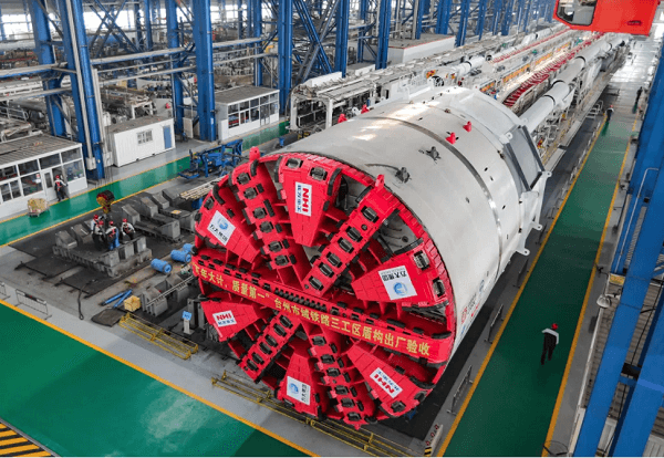 （圖：我國盾構(gòu)機運作現(xiàn)場）